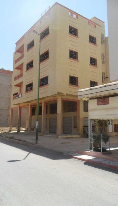  Immeuble à Vendre R3 Deux Faces 180 m² à Meknès