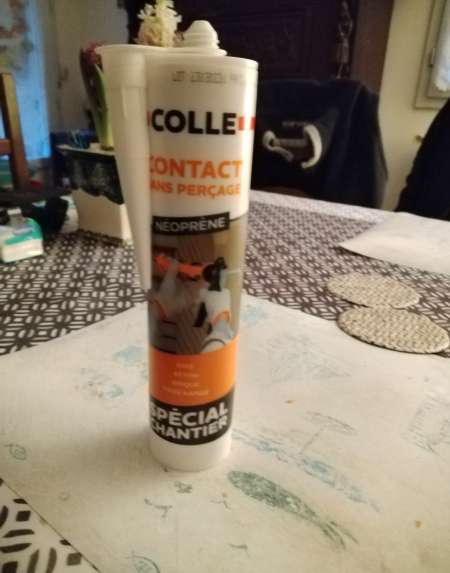 Colle pour tout travaux de