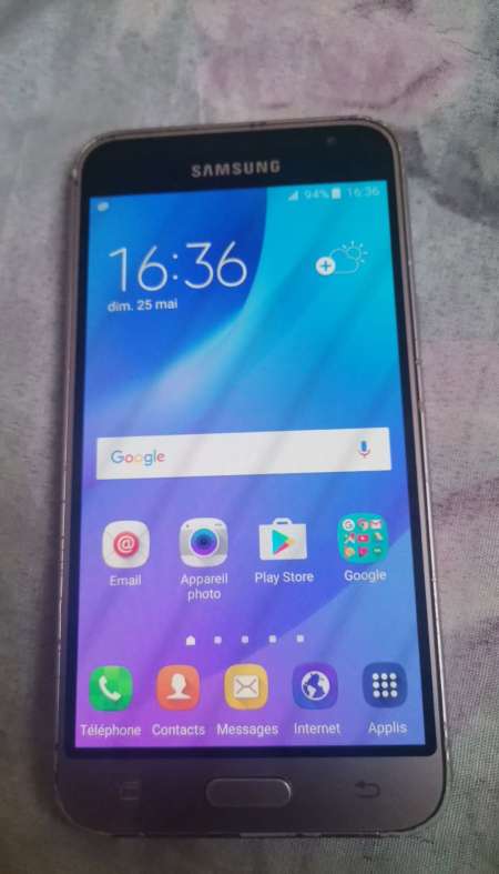  Smartphone Samsung Galaxy J3