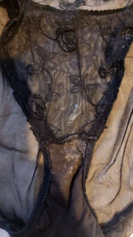 Culotte sale porté par une femme coquine