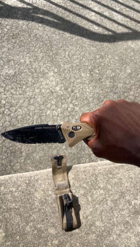Couteau militaire