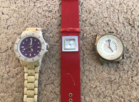 Lot de 3 montres avec piles neuves