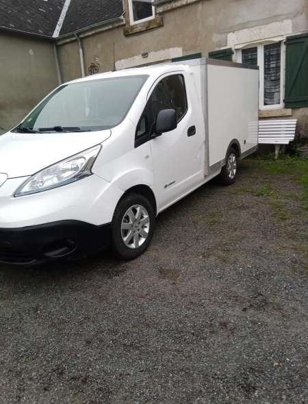 fougon utilitaire nissan e 200 électrique