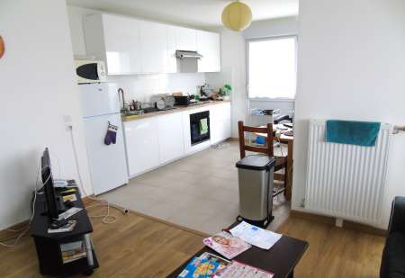 senior recherche demoiselle pour taches ménagères