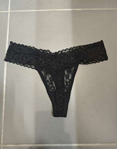 Je vends ce string après l'avoir porté