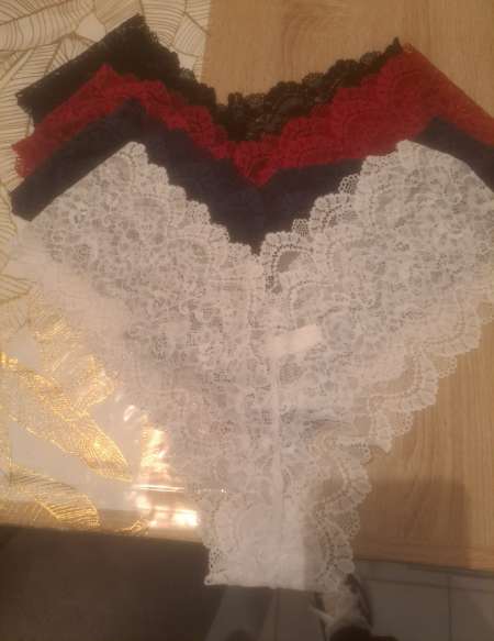 Tanga dentelle plusieurs couleurs