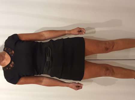 Robe courte noire très sexy