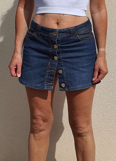 Mini jupe sexy en jeans à boutons