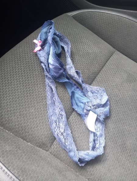 Recherche dessous féminins porte