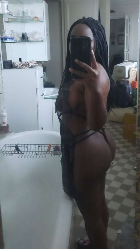 Recherche emploi en tant que escorte girl