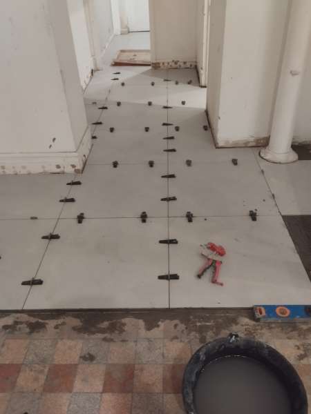 Macon- Carreleur effectue tout travaux de rénovati