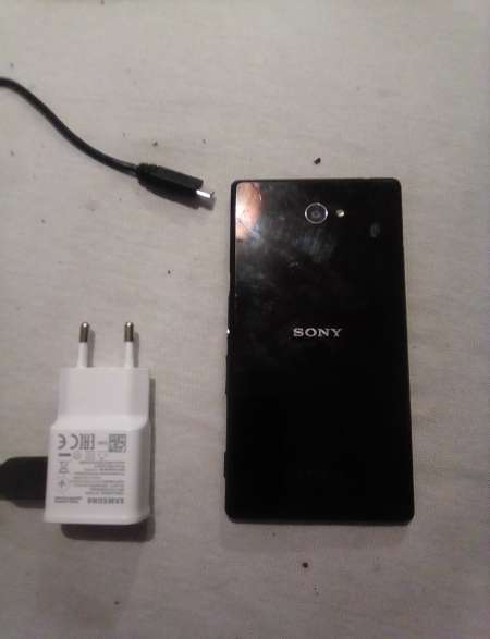 Portable Sony Xperia vieux modèle débloqué.