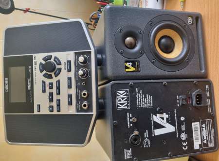 Vends preampli guitare/basse/micro +haut-parleurs