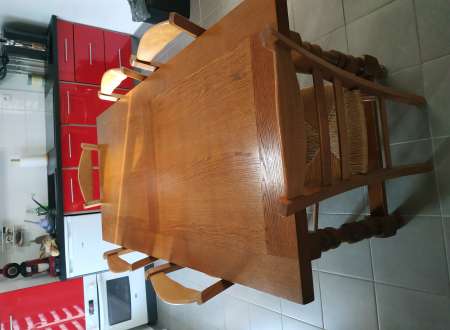 Table plus six chaises