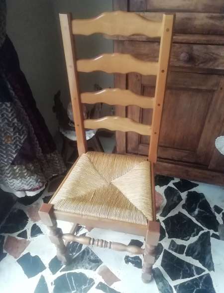 4 chaises paillées en bois massif
