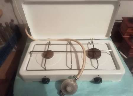 réchaud à gaz avec détendeur et bouteille de gaz