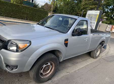 Ford ranger 2.5TDCI-4x4 Maxi clima 2010