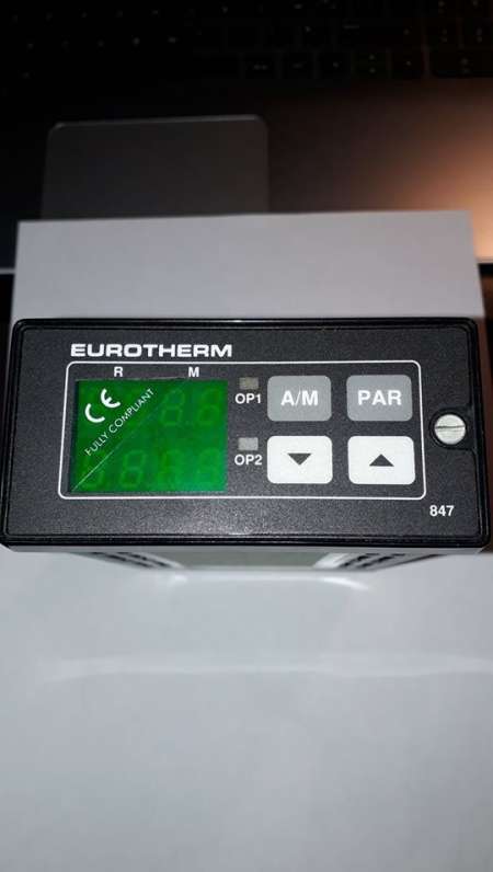 REGULATEUR EUROTHERM 847