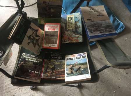 lot de 8 livres de chasse et de pèche