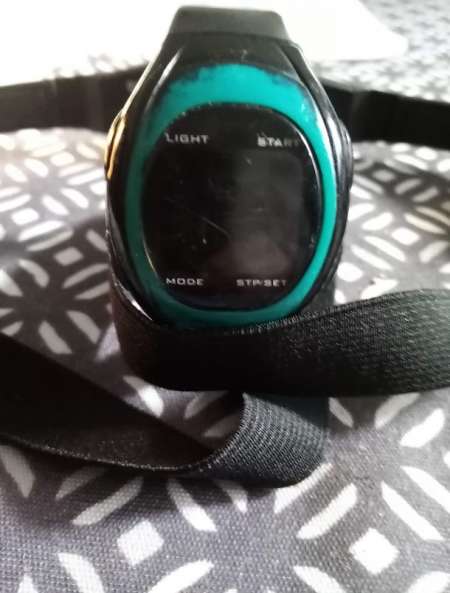 MONTRE ET CEINTURE THORACIQUEB DE CARDIO