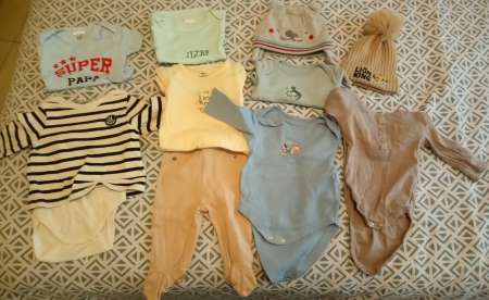 Lot de vêtements bébé
