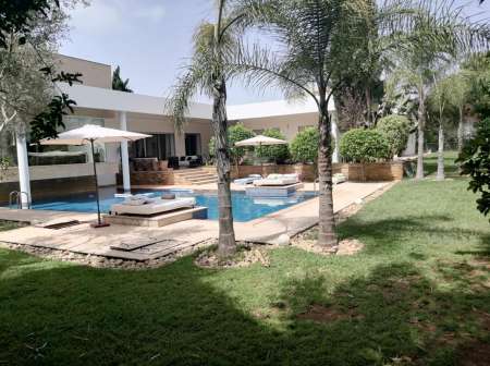 A LOUER ET A VENDRE VILLA DANS L ONEP QUARTIER GOL