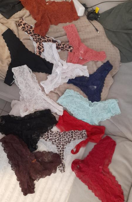 Tanga dentelle plusieurs couleurs