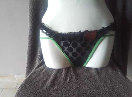 string tres sexy Neuf