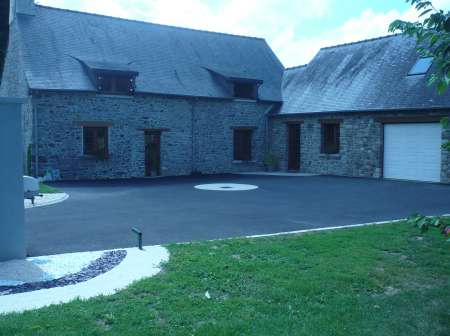 grande maison en pierre