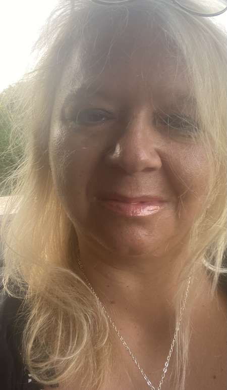 Cherche aide dun mécanicien pour réparation.