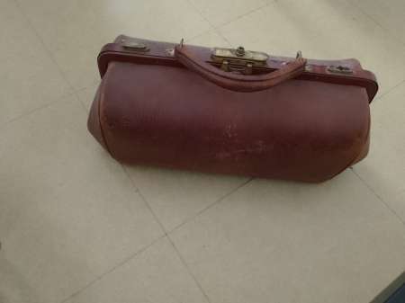 Sacoche ancienne pour médecin