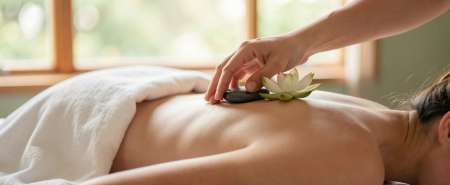 Homme modèle pour dessin ou massage