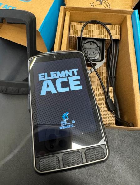 Wahoo ELEMENT ACE.