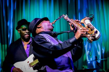 Groupes de musique, groupes de jazz, DJs