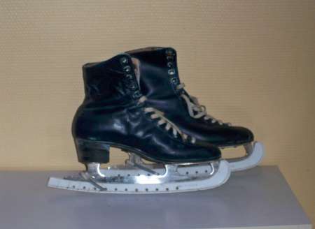 Paire de patins à glace (de figure), pointure 40. 