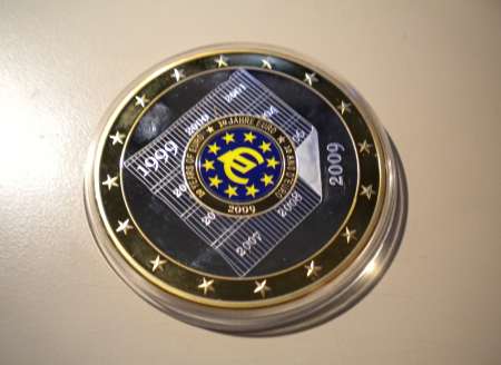 PIECE FRAPPE GEANTE « 10 ans de lEuro »  